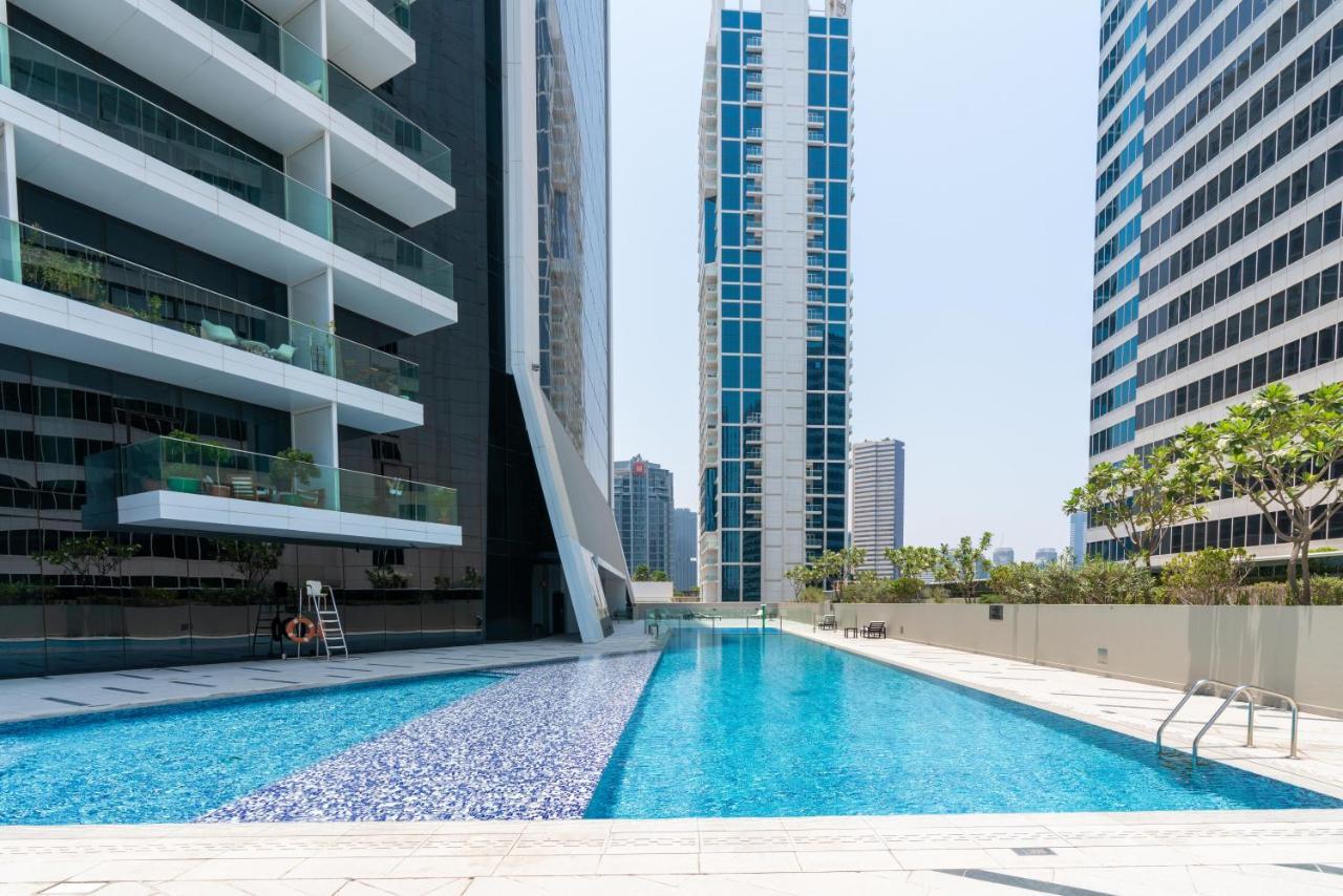 Marquise Square Studio For 4 Guests Pool Gym By Globalstay Dubai Exterior photo